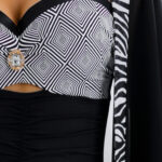 broszka okrogla z kamieniem krolowa angielski styl ozdobna przypinka wodoodporna bizuteria do marynarki lavel 2024 (4)